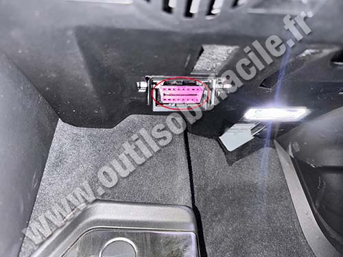 Lamborghini Urus - OBD port