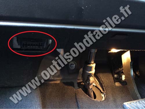 OBD2 Stecker Buchse In Land Rover Range Rover Evoque 2011 
