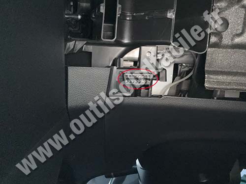 MG Marvel-R - OBD port
